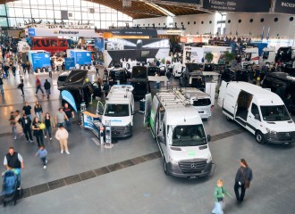 Die Zukunft der Nutzfahrzeugbranche: zwischen Batterie und Wasserstoff 