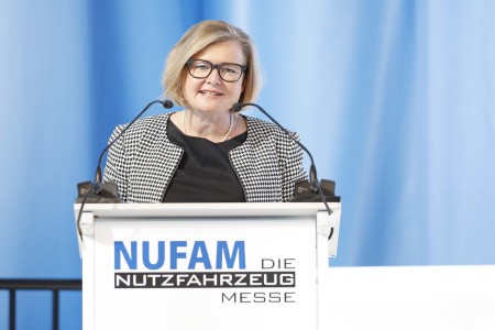 Britta Wirtz hält die Eröffnungsrede 